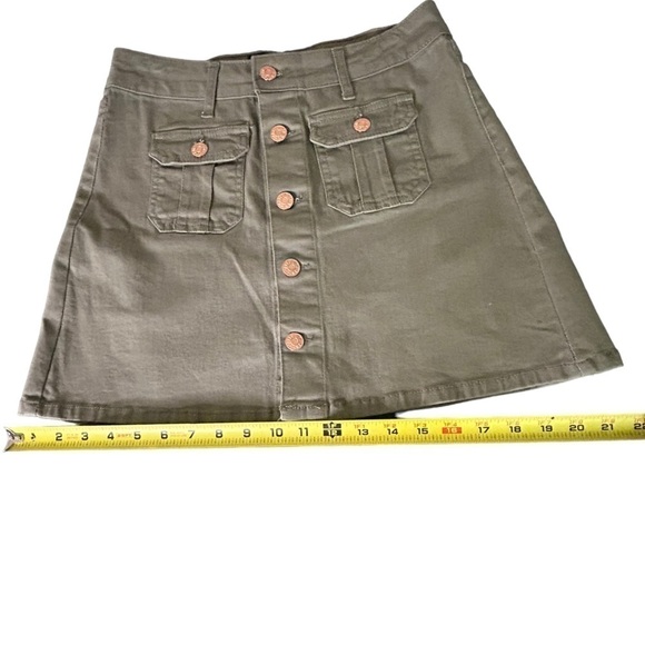 Celebrity Pink Olive Green Button Up Mini Skirt • Used • Size: XSmall​ - Picture 5 of 8